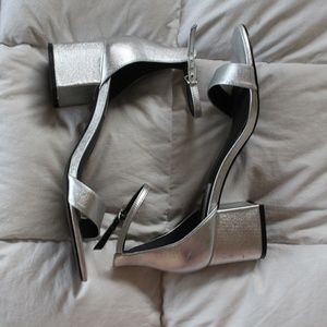 Steve Madden Ankle Strap Strap Sandal Size 9
